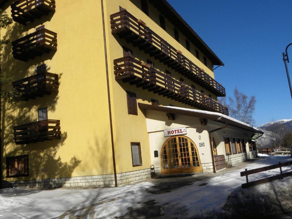 Hotel des Alpes Folgaria Extérieur photo