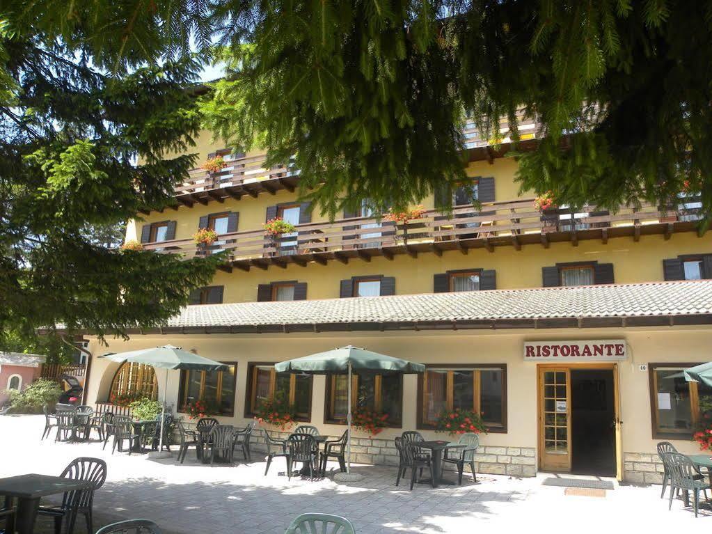 Hotel des Alpes Folgaria Extérieur photo